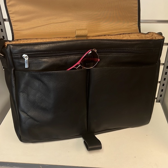 100% Genuine Leather Laptop Bag-Black 18” - Picture 11 of 13